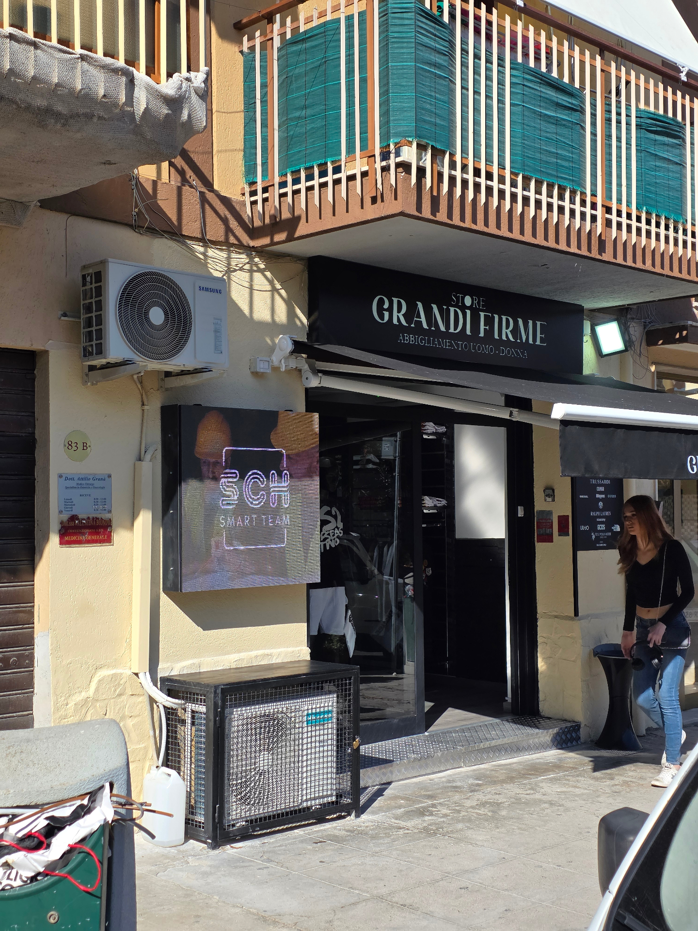 Insegna ledwall SCH su Store Grandi Firme